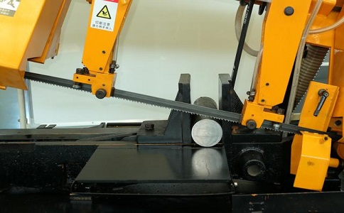 田东数控带锯床自动送料精度会出现偏差吗？